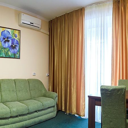 Kozatskiy Hotel Kiev Ngoại thất bức ảnh