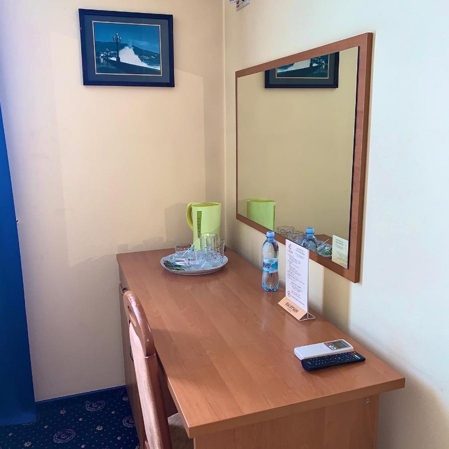 Kozatskiy Hotel Kiev Ngoại thất bức ảnh