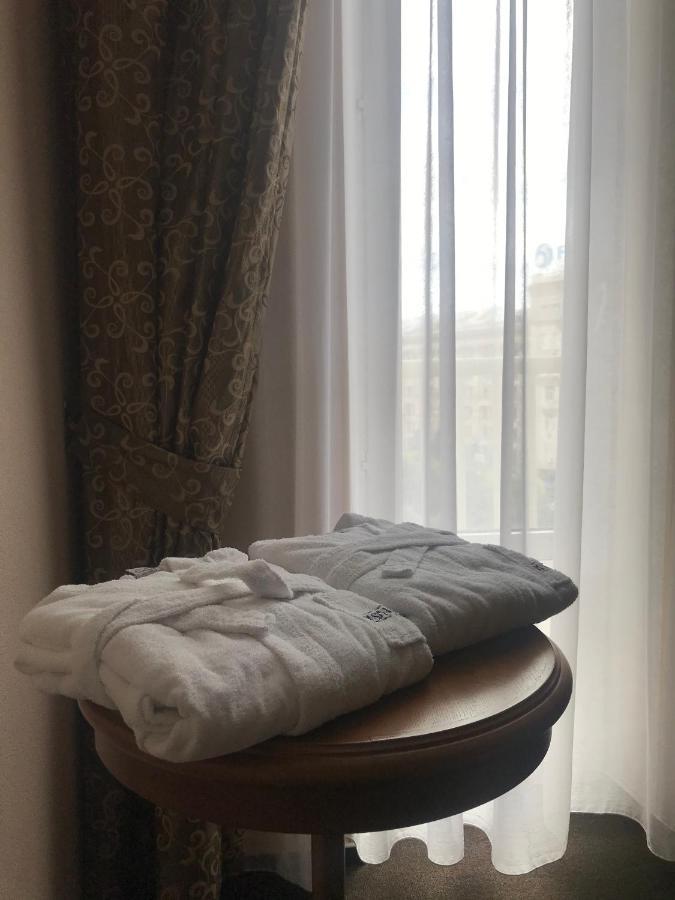 Kozatskiy Hotel Kiev Ngoại thất bức ảnh