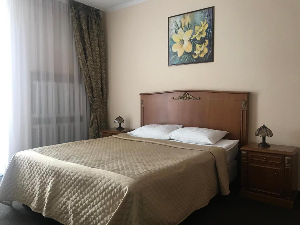 Kozatskiy Hotel Kiev Ngoại thất bức ảnh