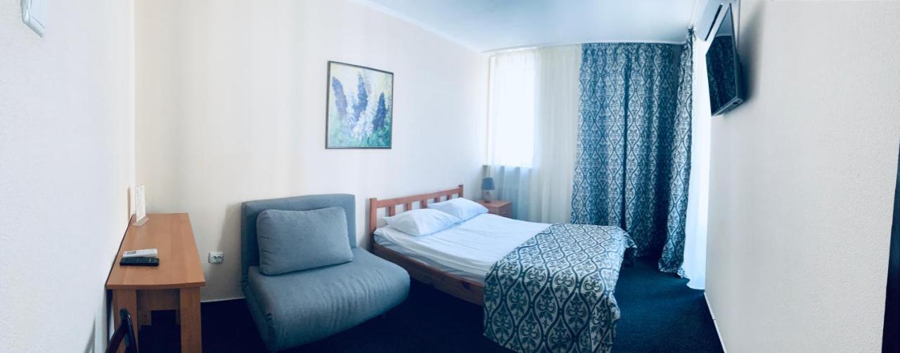 Kozatskiy Hotel Kiev Ngoại thất bức ảnh