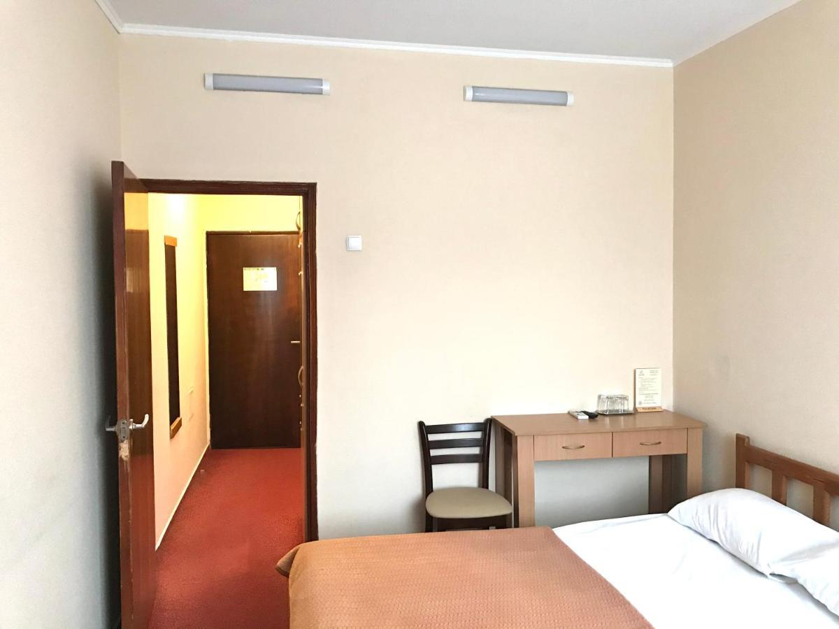 Kozatskiy Hotel Kiev Ngoại thất bức ảnh