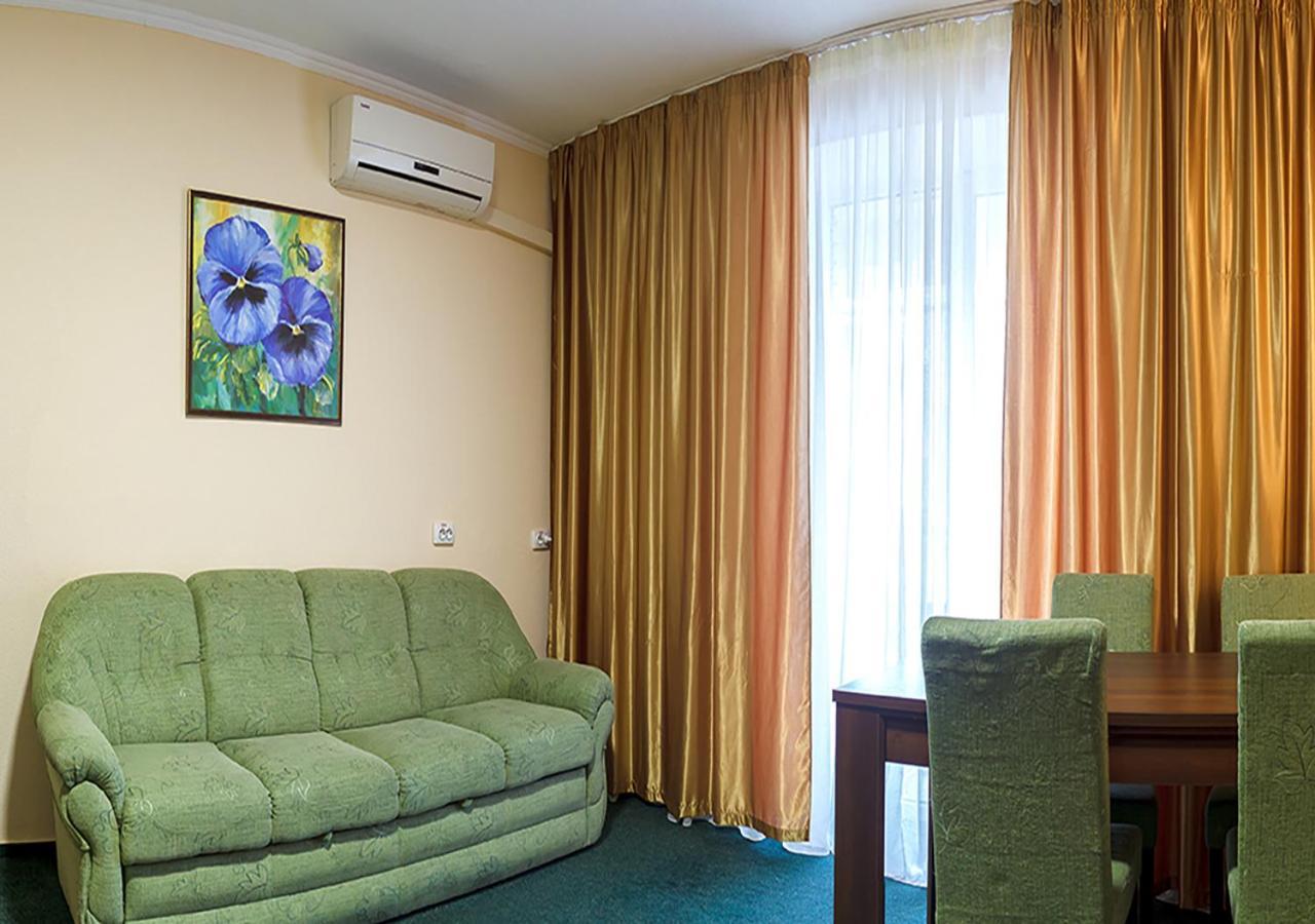 Kozatskiy Hotel Kiev Ngoại thất bức ảnh