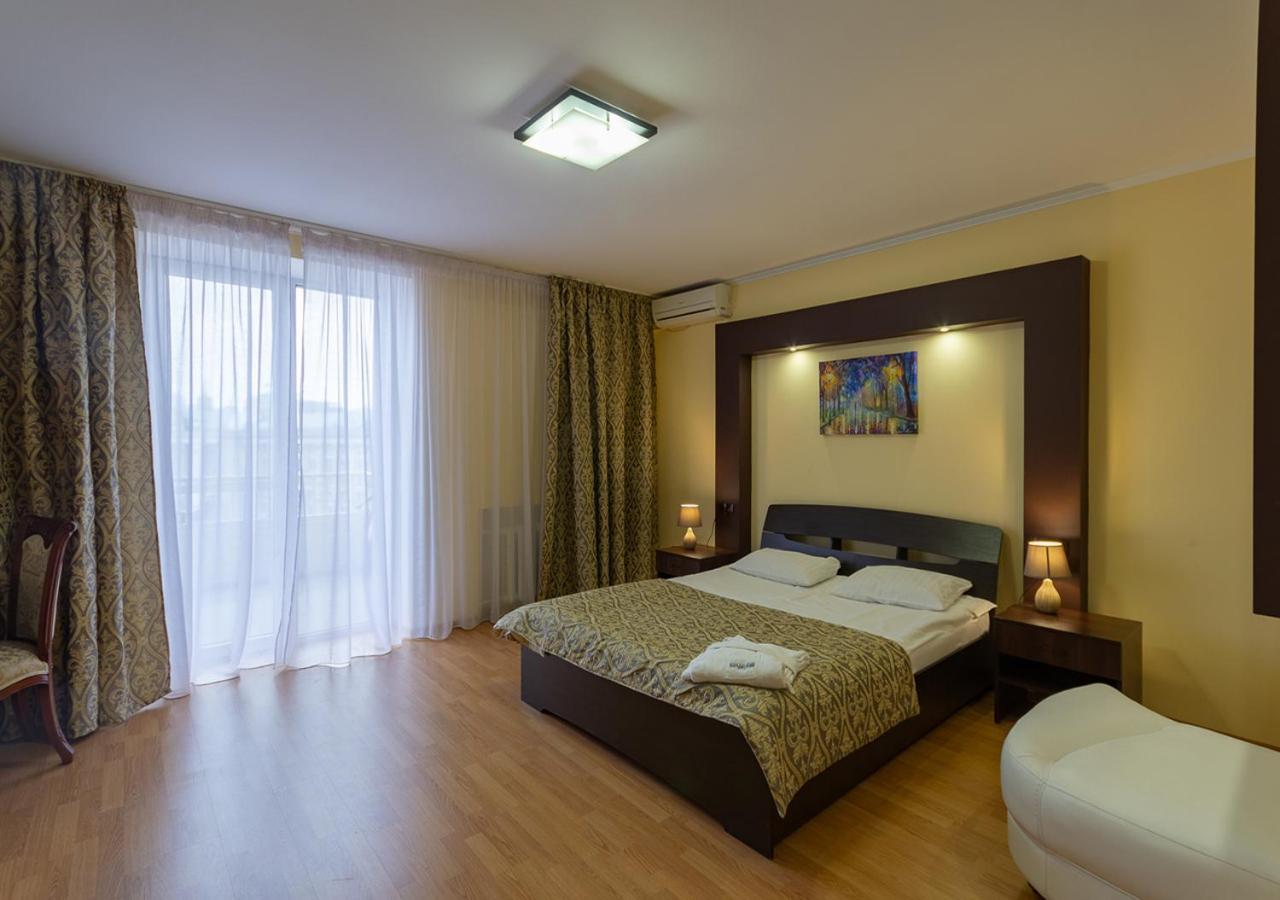 Kozatskiy Hotel Kiev Ngoại thất bức ảnh