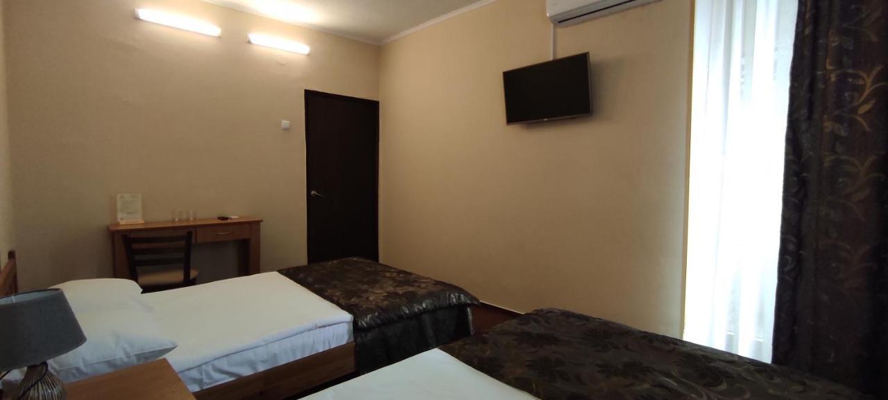 Kozatskiy Hotel Kiev Ngoại thất bức ảnh
