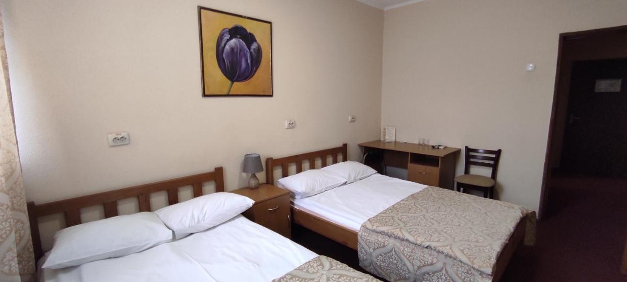 Kozatskiy Hotel Kiev Ngoại thất bức ảnh