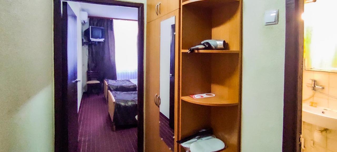Kozatskiy Hotel Kiev Ngoại thất bức ảnh