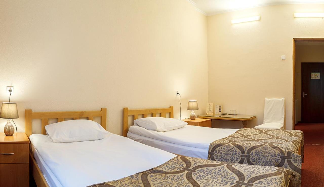 Kozatskiy Hotel Kiev Ngoại thất bức ảnh