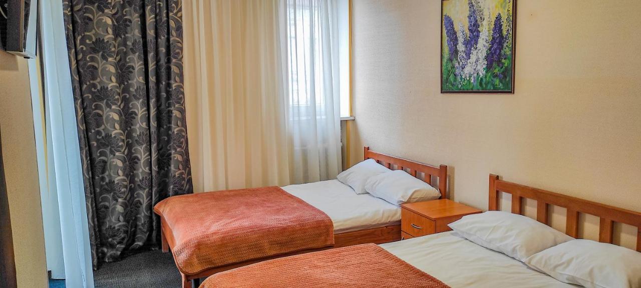 Kozatskiy Hotel Kiev Ngoại thất bức ảnh