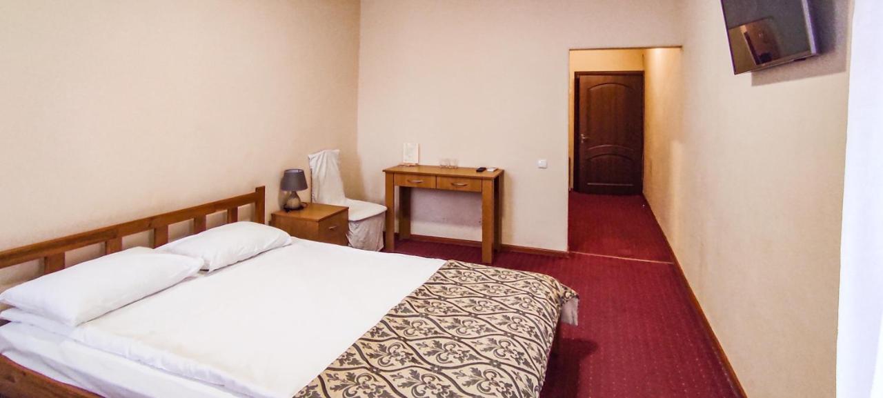 Kozatskiy Hotel Kiev Ngoại thất bức ảnh