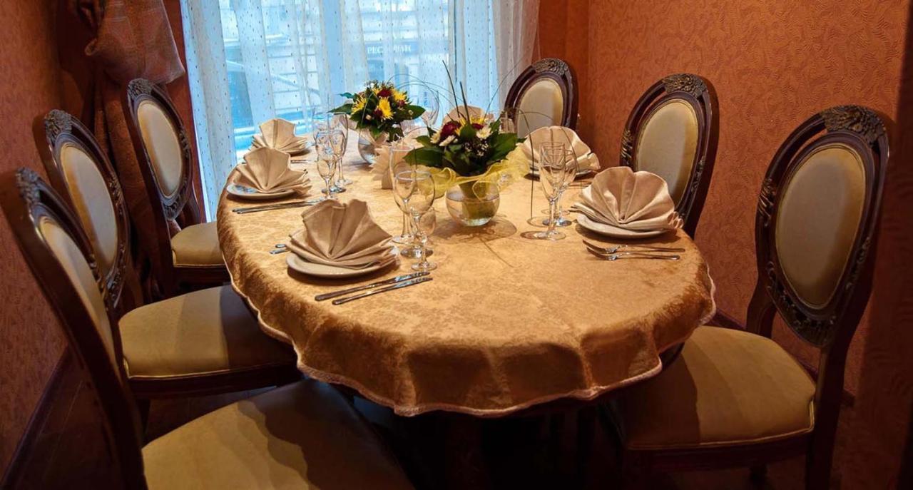 Kozatskiy Hotel Kiev Ngoại thất bức ảnh
