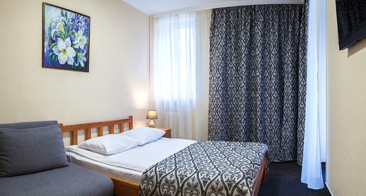 Kozatskiy Hotel Kiev Ngoại thất bức ảnh
